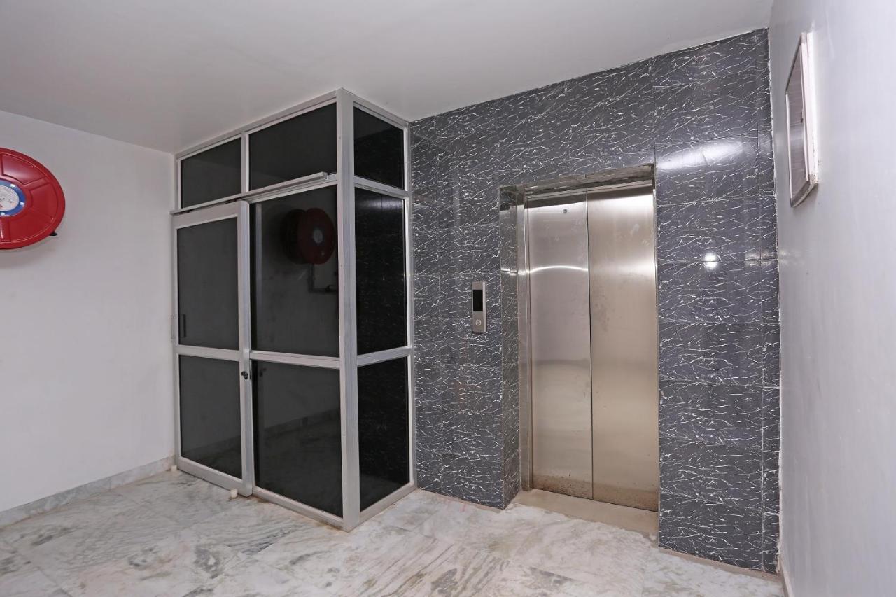 Capital O 10060 Hotel The Leaf Lucknow Esterno foto