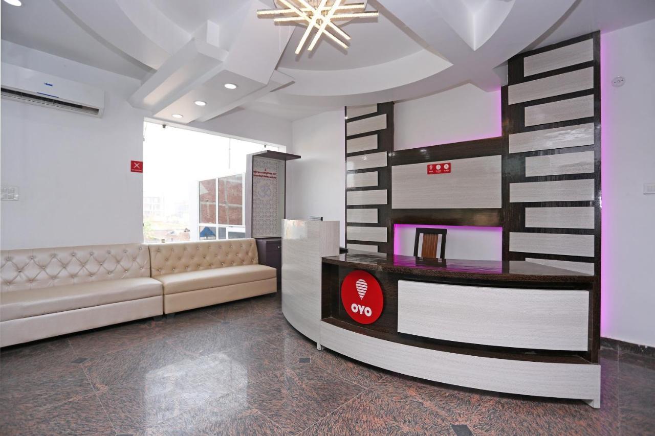 Capital O 10060 Hotel The Leaf Lucknow Esterno foto