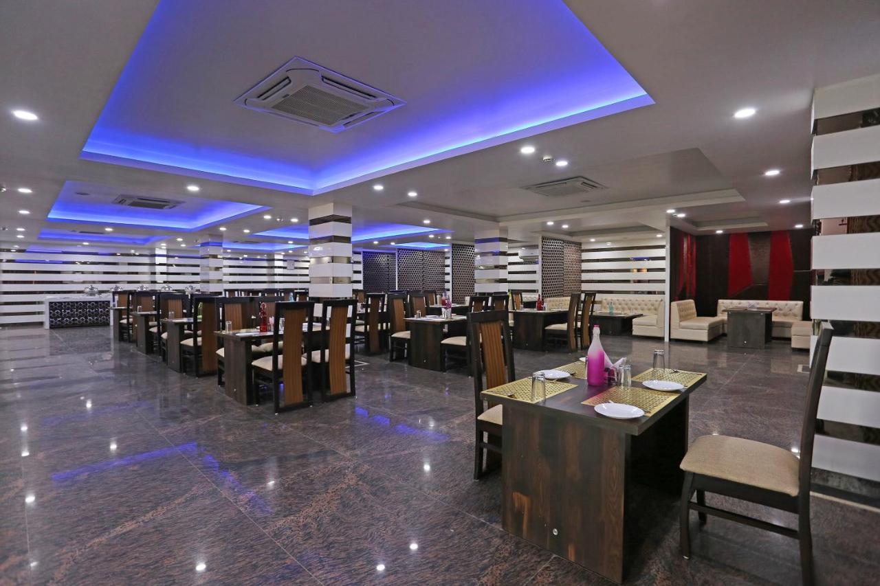 Capital O 10060 Hotel The Leaf Lucknow Esterno foto